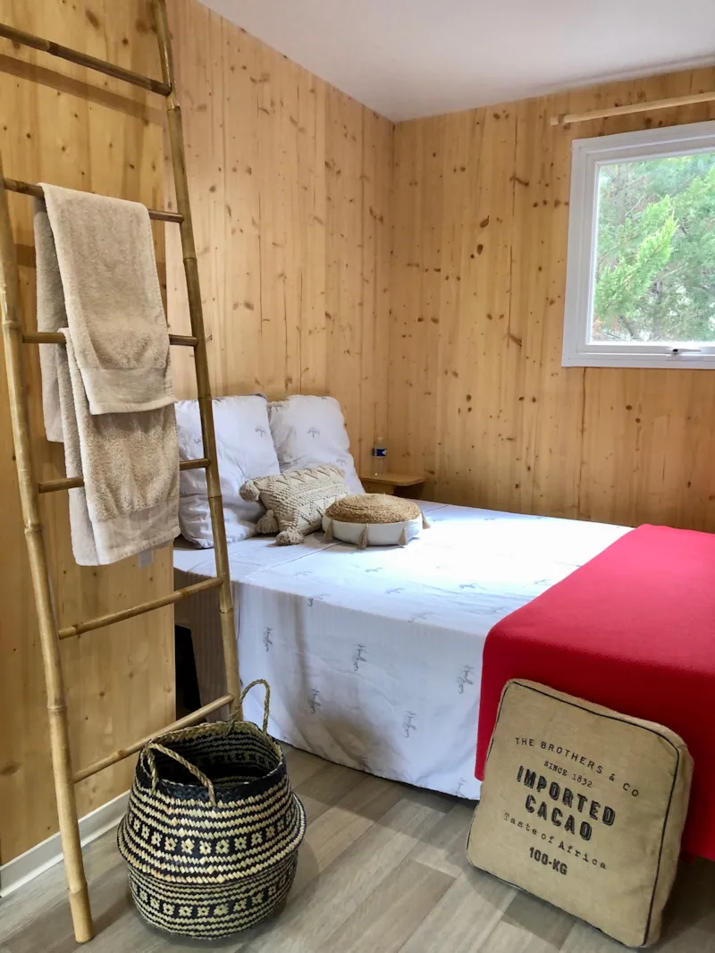 Roulotte Insolite - Vue Réserve - Prestations Hôtelières Incluses