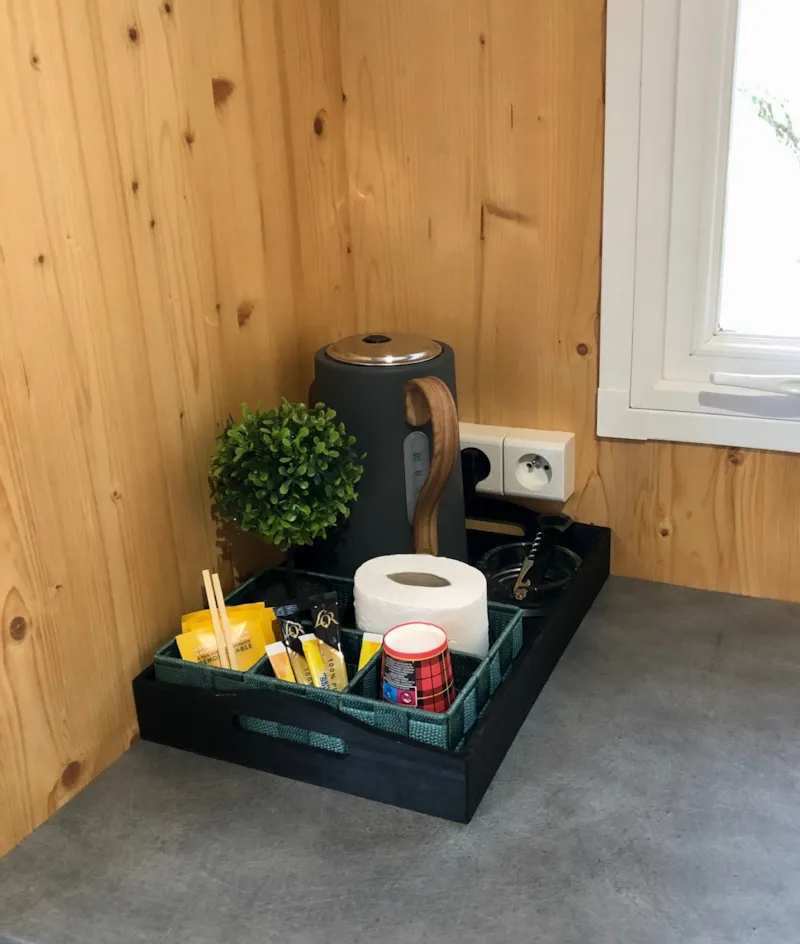 Roulotte Insolite - Vue Réserve - Prestations Hôtelières Incluses