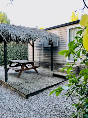 Mietunterkunft - Premium-Mobilheim – Gartenseite - Camping La Grange Neuve