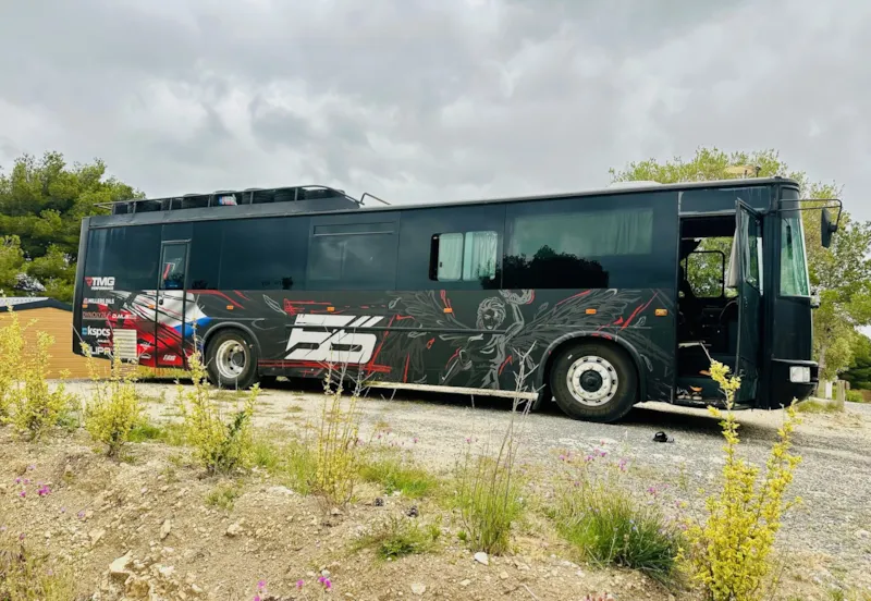 Emplacement Camping Xl (14M X 7M) + Electricite (10A)