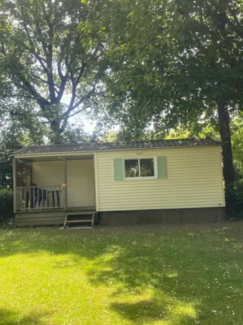 Mietunterkunft - Mobil-Home Roller 28M2, 2 Chambres, Tv, Avec Terrasse Intégrée - CAMPING DE LA SOLE