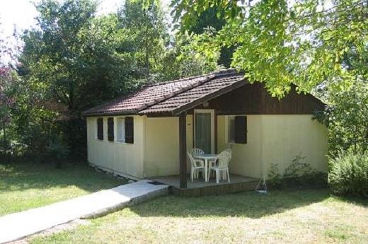 Chalet Ombrageuse 37 m², 2 CH, 1 SDB avec Télé, PMR