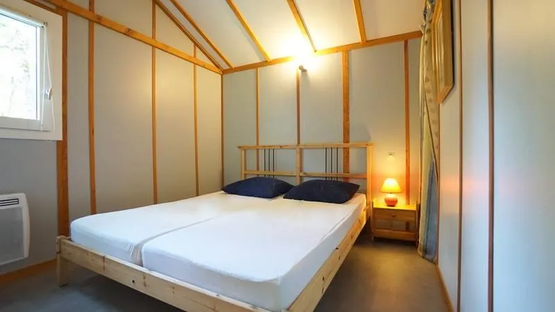 Chalet Ombrageuse 37 M², 2 Ch, 1 Sdb Avec Télé, Pmr