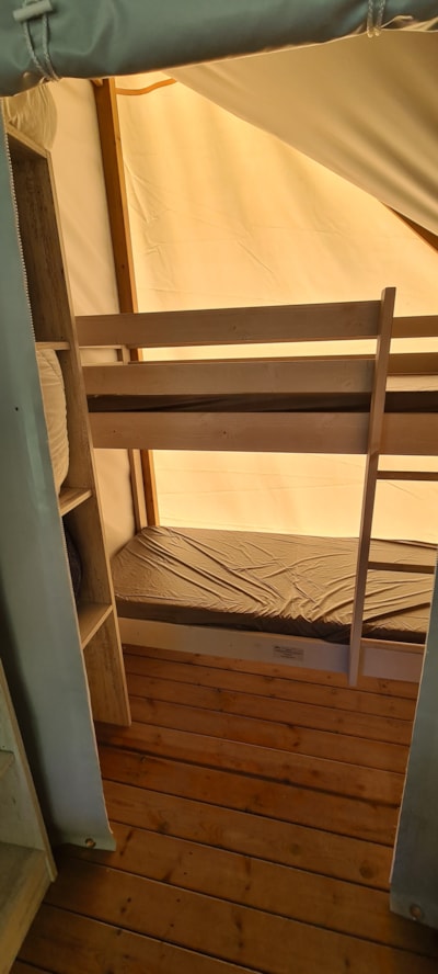 Canvas lodges 17 m², 2 BR, without BTH nor TV