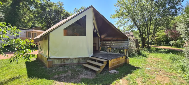 Lodges Toilés 17 M², 2 Ch Sans Sanitaire Ni Télé