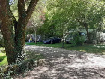 Kampeerplaats(en) - Standplaats : Tent, Caravan Of Kampeerder - Domaine Papillon