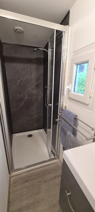 Chalet Etoilé 36 m², 2 BR, 1 BTH with TV