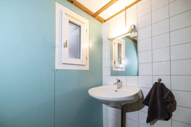 Chalet Ombrageuse 37 M², 2 Ch, 1 Sdb Avec Télé, Pmr