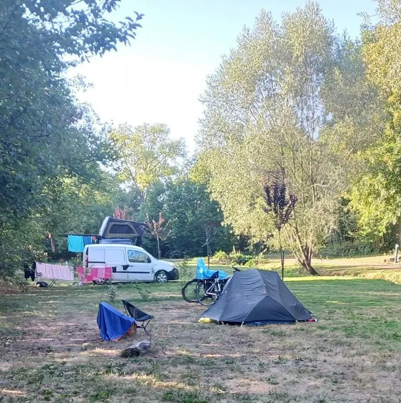Emplacement Tente Sans Véhicule: Emplacement Avec Tente (Randonneur, Cycliste Ou Motard)