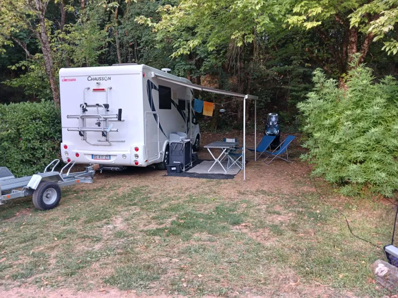 Emplacement Plus: Véhicule Avec Électricité, 1-2 Personnes