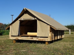 Kampeerplaats(en) - Cabadienne Arrangement: Standplaats Met Schuurtent + 2 Personen + Voertuig + Elektriciteit - Camping PADIMADOUR **** à ROCAMADOUR