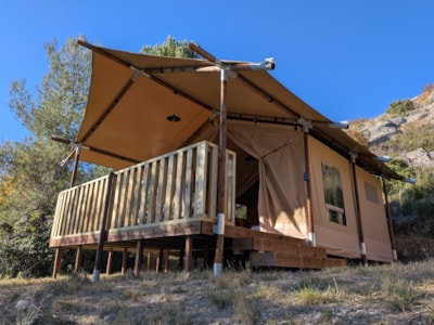 Tent lodge safari