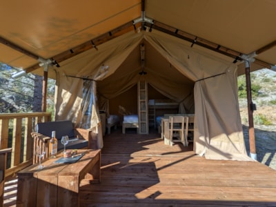 Tent lodge safari
