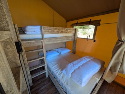 Tent lodge safari