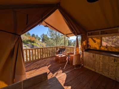 Tent lodge safari