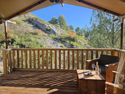 Tent lodge safari