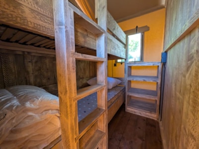 Tent lodge safari