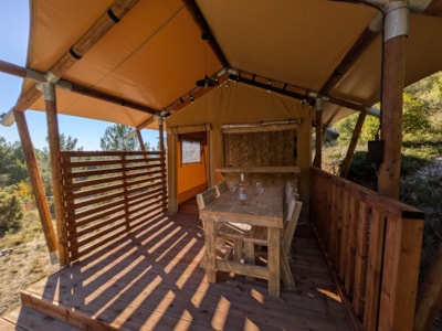 Tent lodge safari