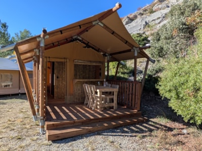 Tent lodge safari