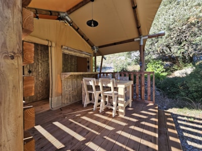 Tent lodge safari