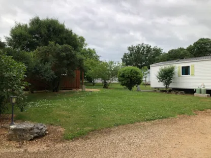 Grand Emplacement Tente/ Van Semi Ombragé